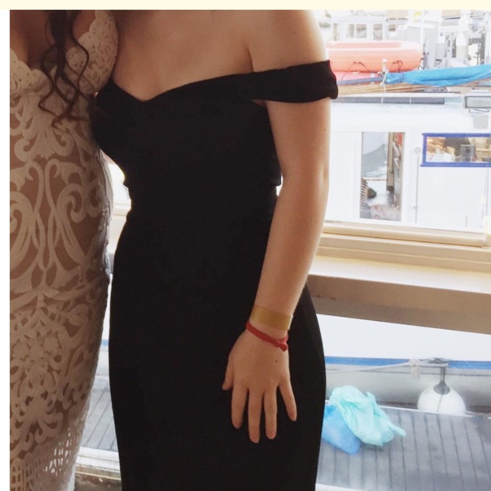 Reformation black off shoulder mermaid gown - Picture 5 of 6